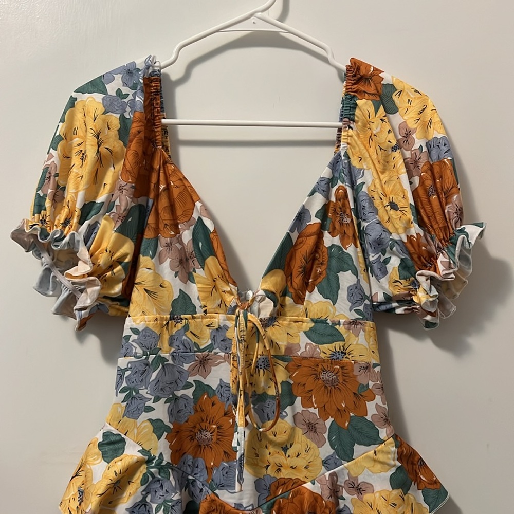 SHEIN Floral Dress With Sweetheart Neckline - Picture 4 of 4